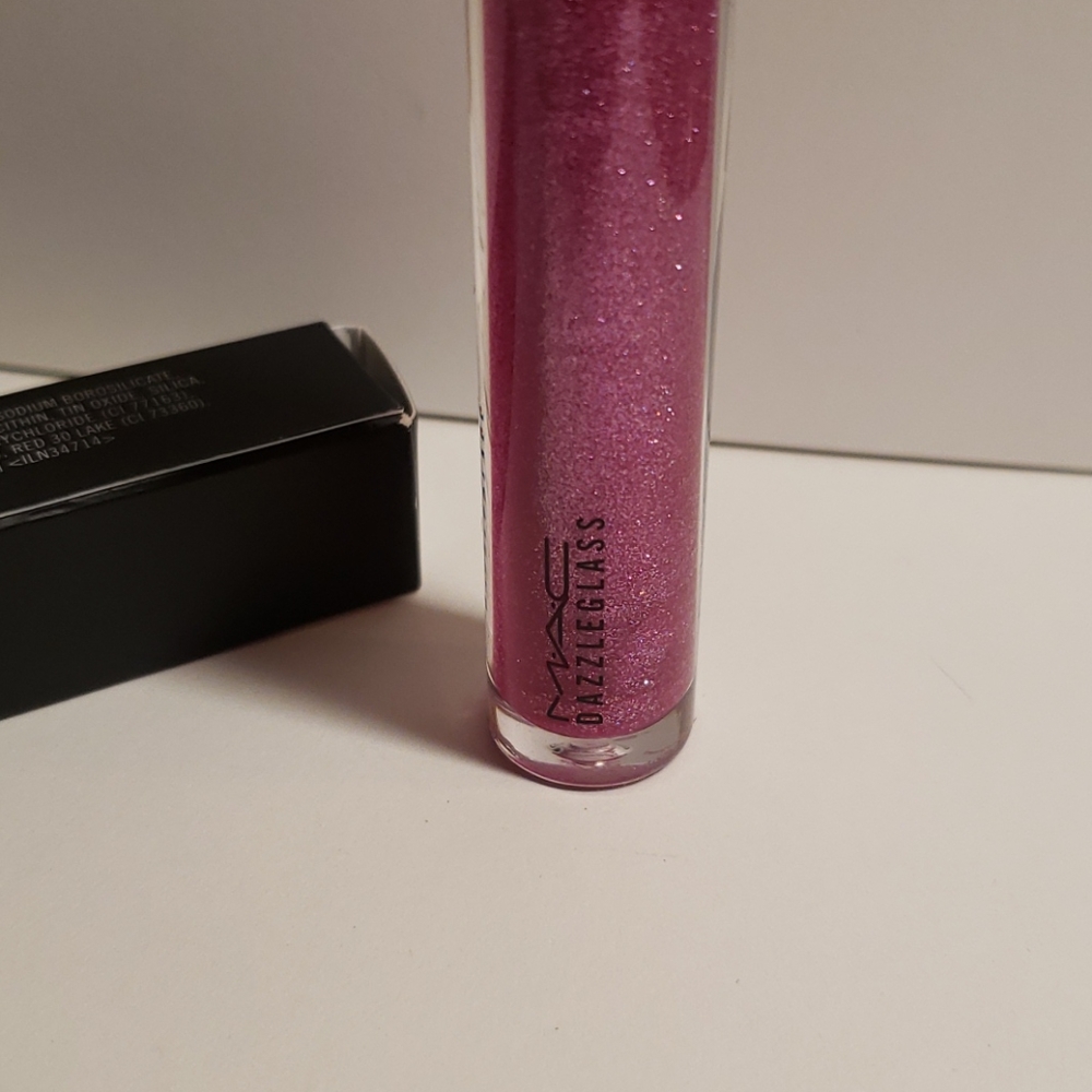 MAC Dazzleglass *Stop! Look!* - Picture 2 of 3